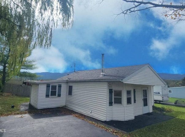 231 Stone Bridge Rd., Cornwallville, NY 12418