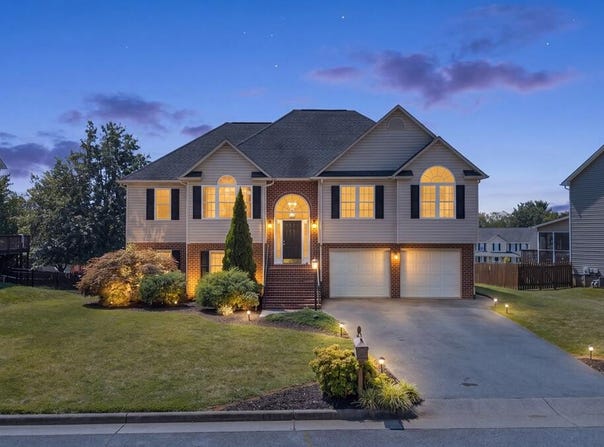 632 Castleridge Rd, Vinton, VA 24179