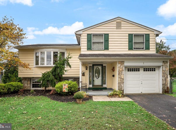 1 TOMAHAWK Drive, MARLTON, NJ 08053