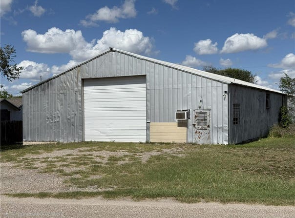 111 W 3rd Street, Bishop, TX 78343