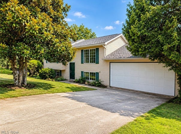105 Walnut Ridge Drive, Little Hocking, OH 45742