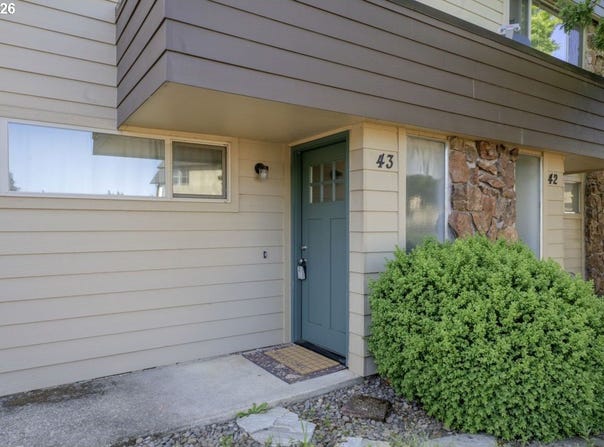 2727 GATEWAY St, Springfield, OR 97477