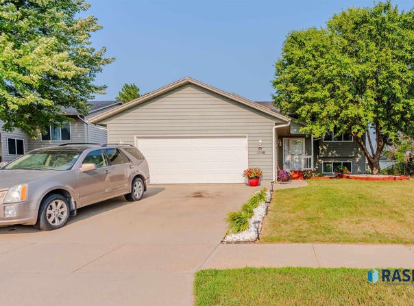 208 N Foss Ave, Sioux Falls, SD 57110-2786