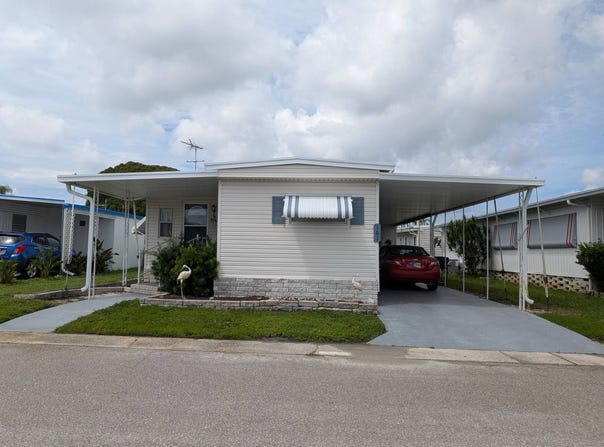 2505 E Bay Drive, Largo, FL 33771