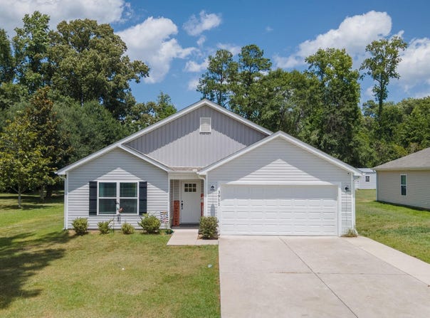 3911 Lake Dr., Loris, SC 29569