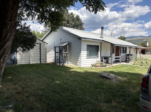 804 S 1st Avenue, Plains, MT 59859