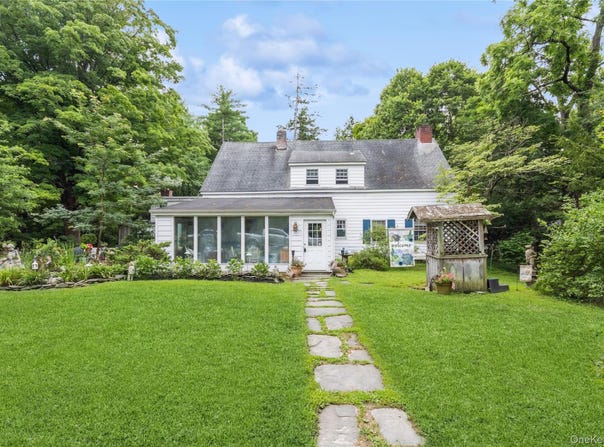 93 Widmer Road, Wappingers Falls, NY 12590