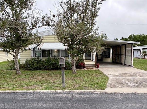 2952 Las Vegas Boulevard, Sebring, FL 33870