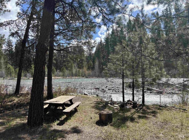 17 Bransons Dr, Lowman, ID 83637