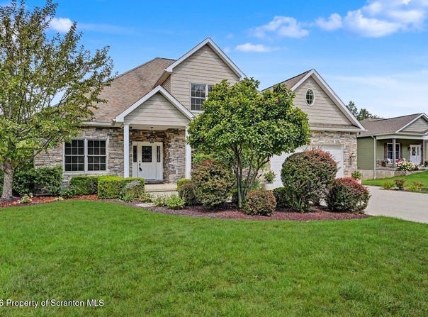 203 Azalea Drive, Mayfield, PA 18433