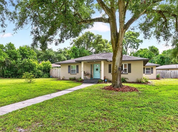6756 OSAGE Drive, MOUNT DORA, FL 32757