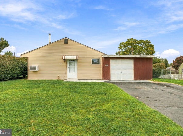 265 WYANDOTTE Road, FAIRLESS HILLS, PA 19030