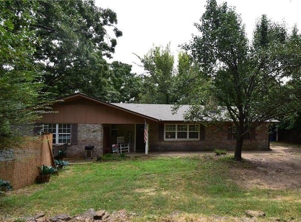 3018 Bluff Drive PL, Sallisaw, OK 74955