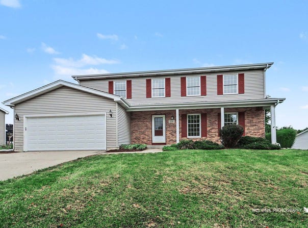 214 S Katie Lane, McHenry, IL 60050
