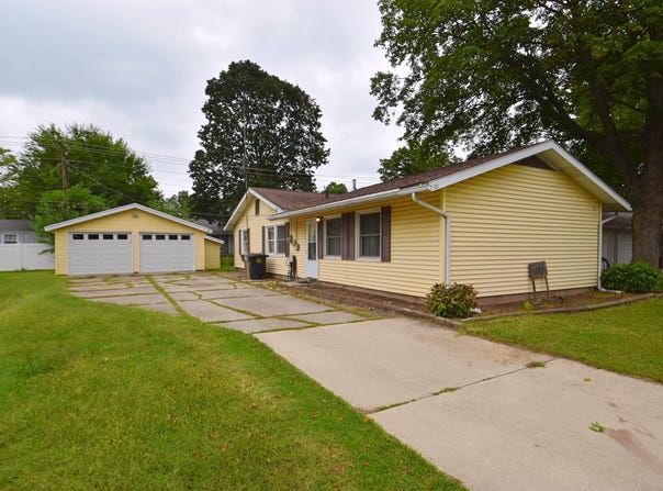 1127 Ebeling Drive, South Bend, IN 46615-3705
