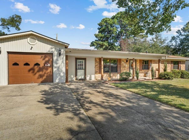 1706 Liddell Ln, Texarkana, TX 75501