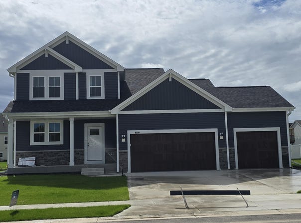 1517 Patton Dr, Hartford, WI 53027