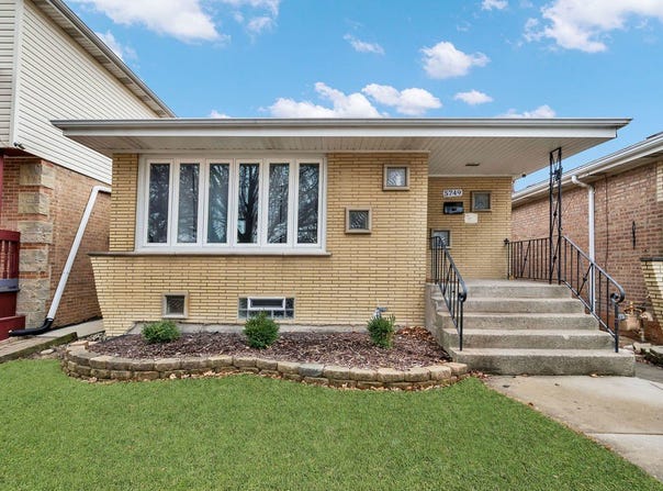 5749 W 63rd Place, Chicago, IL 60638