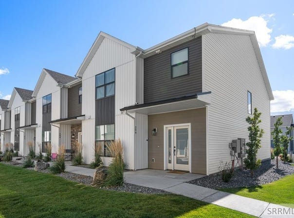294 W 4th S, Sugar City, ID 83448