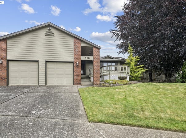310 NE GREENWAY Dr, Gresham, OR 97030