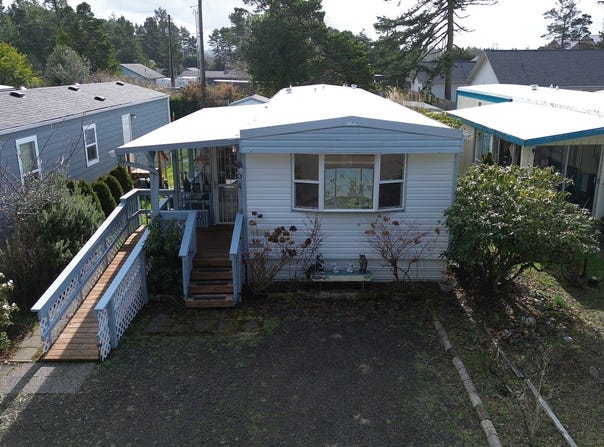 1699 27TH St, Florence, OR 97439