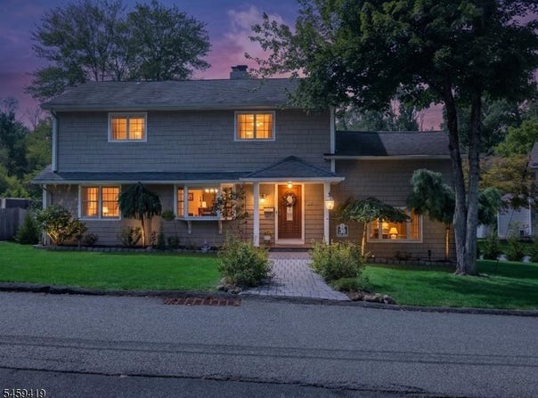 30 Laurel Dr, Wayne Twp., NJ 07470-4449