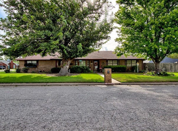 2009 Constitution St, Enid, OK 73703-0000