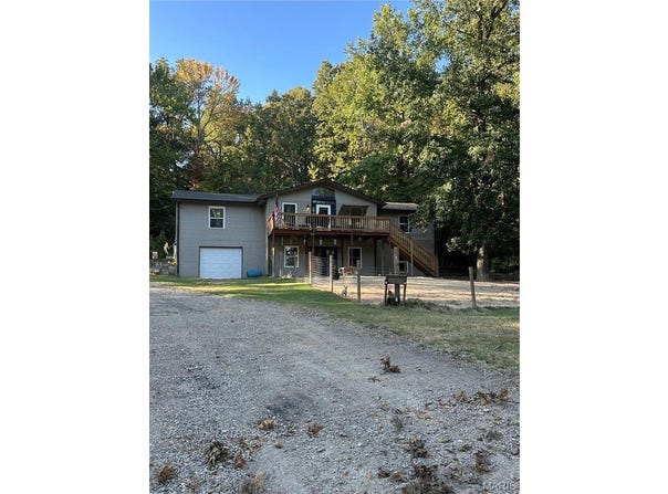 2477 State Highway E, Scott City, MO 63780
