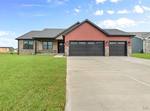 316 Rumsfeld Drive, Troy, IL 62294