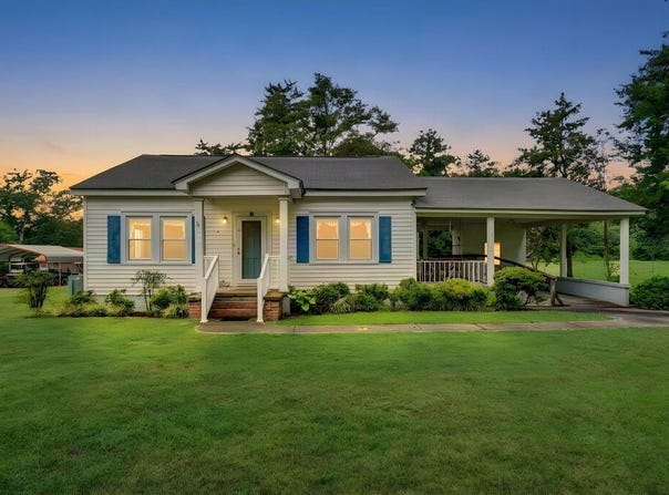 99 Horseshoe Circle, Whitmire, SC 29178