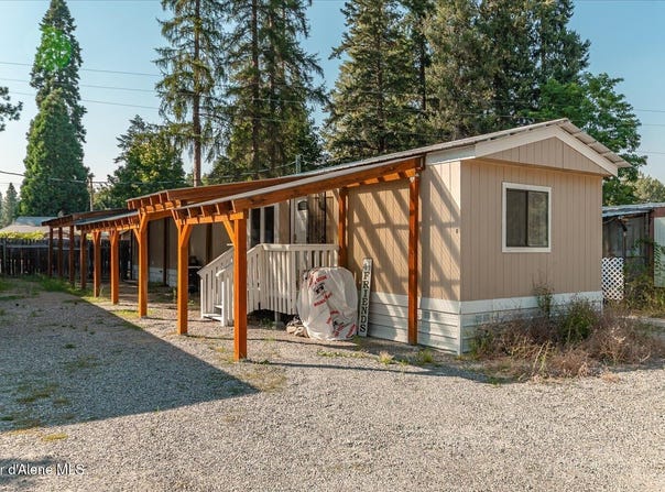 11776 Hauser Lake Rd, Hauser, ID 83854