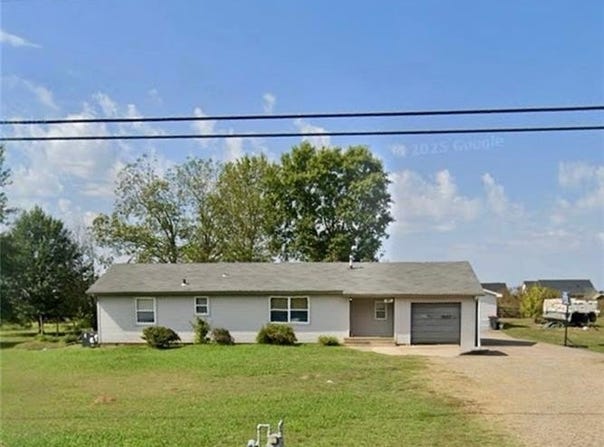 501 Strozier LN, Barling, AR 72923