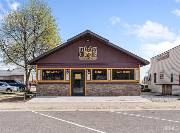 319 E Superior Street, Munising, MI 49862