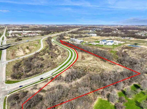 800 Camp Cardinal Blvd, IowaCity, IA 52246