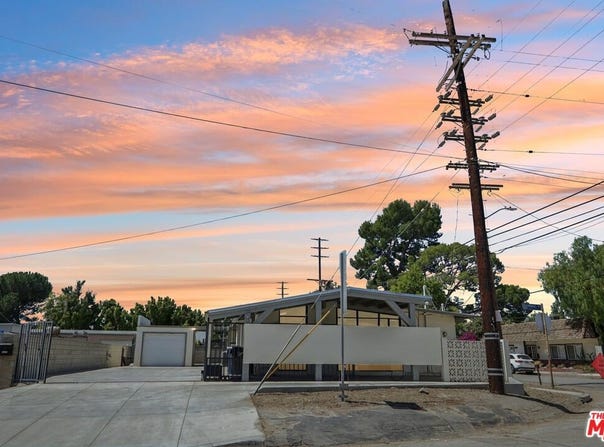 11100 Sheldon St, Sun Valley, CA 91352