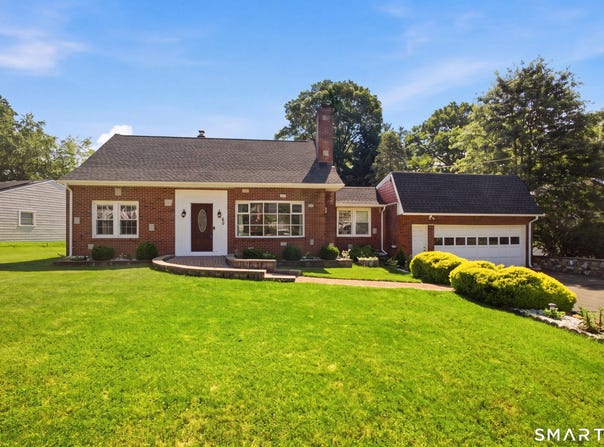 65 Sidehill Road, Hamden, CT 06517