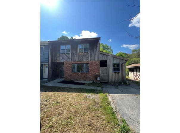 2 S Aspen Road, Middletown, NY 10940