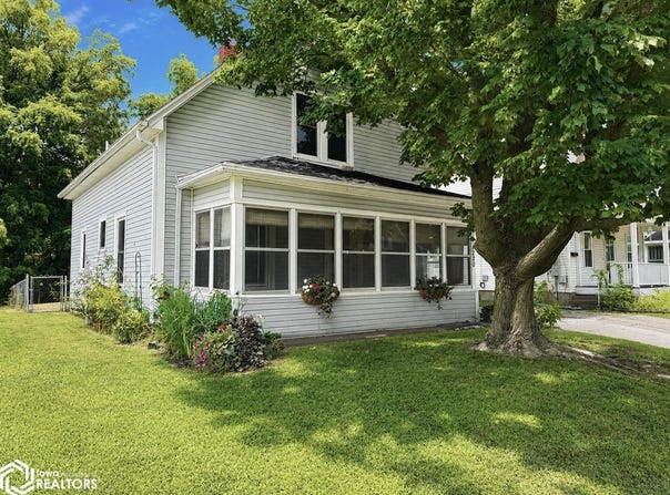 1220 Virginia Ave., Burlington, IA 52601