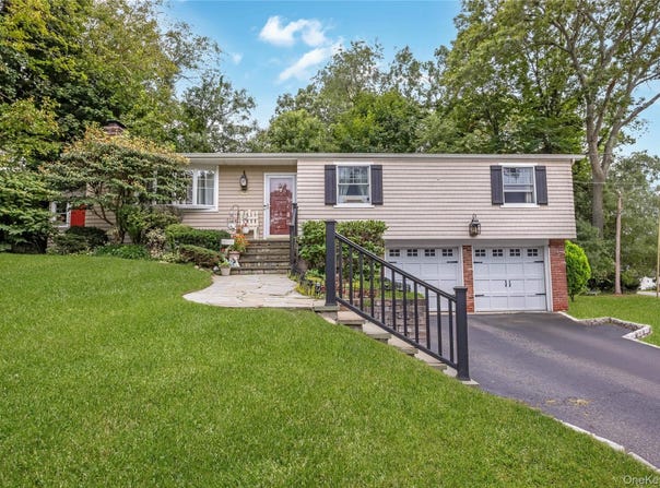 146 Elm Street, Ronkonkoma, NY 11779