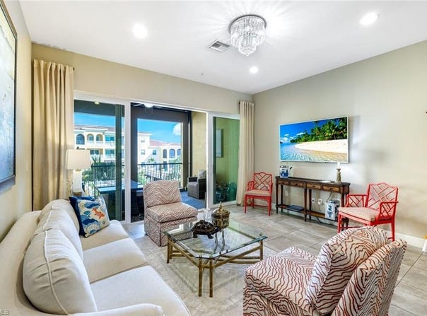 21530 Strada Nuova Cir, ESTERO, FL 33928