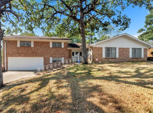 1520 W Main Street, Denison, TX 75020