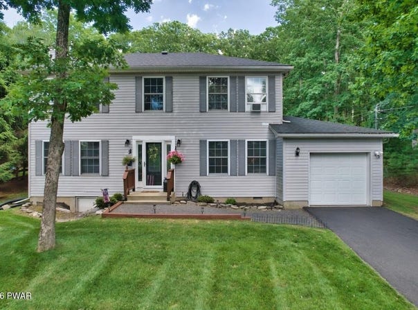 195 Marcel Drive, Dingmans Ferry, PA 18328