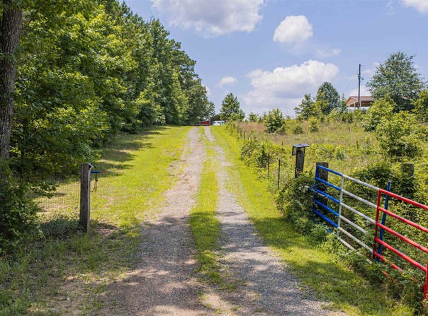 562 Clower, Diana, TX 75640