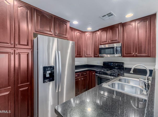 5450 E DEER VALLEY Drive, Phoenix, AZ 85054
