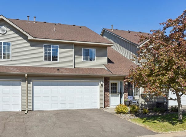 2335 Oakridge Circle, Hudson, WI 54016