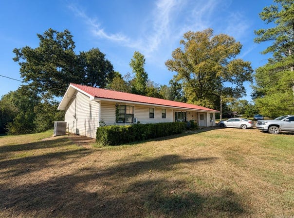659 Crosstrails Road, De Queen, AR 71832-0000