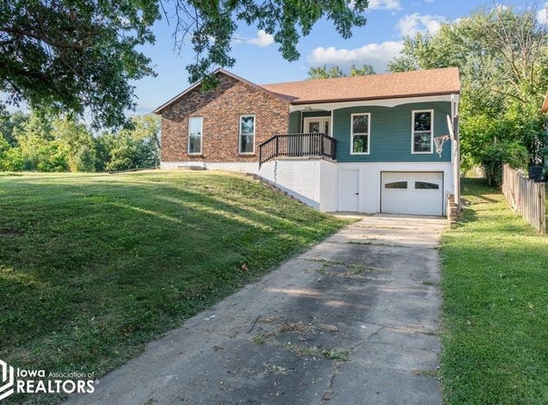 1109 W Van Buren, Centerville, IA 52544