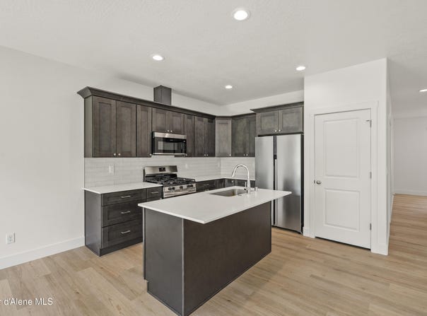 635 N Galbraith Lp, Post Falls, ID 83854