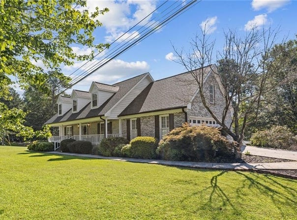 3906 Laurens Lane, Snellville, GA 30039