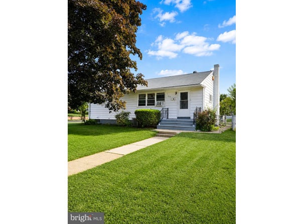 203 BAILEY Avenue, MAPLE SHADE, NJ 08052